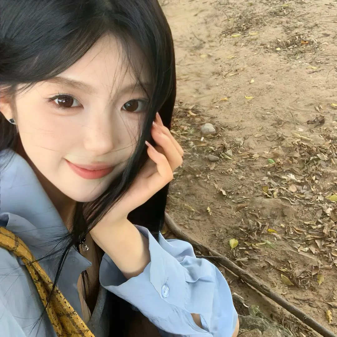 她房间里的云